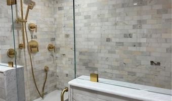 123 Beacon St, Middletown, RI 02842
