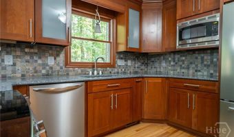 102 Chickadee Ct, Athens, GA 30605