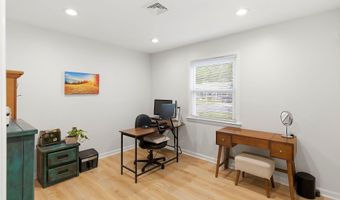 26 Ravenwood Blvd, Barnegat, NJ 08005