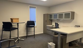 8-14 Baldwin Dr, Branford, CT 06405