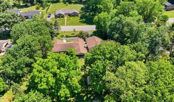 6926 Woodridge Dr, Avon, IN 46123