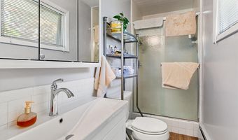 916 Hillcrest Dr, Adrian, MI 49221