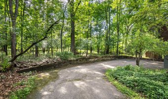 2707 Englave Dr, Ann Arbor, MI 48103