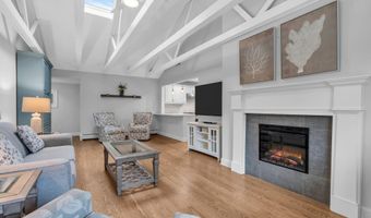 55 Drift Rd, Belford, NJ 07718