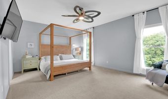 215 Cobblefield Ct, Ballwin, MO 63011