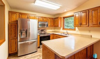 316 W Evergreen Dr, Brandon, SD 57005