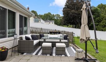 12 Hidden Valley Ln, Lincoln, RI 02865
