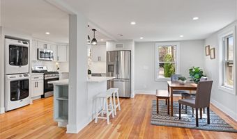13 Carey St, Newport, RI 02840