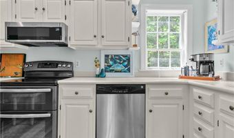 97 Narragansett Ave C4, Newport, RI 02840