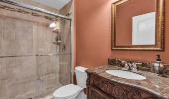 12 White Oak Ln 112, Aberdeen, NJ 07747