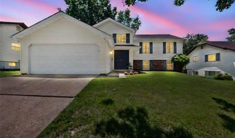 318 Windyoak Dr, Ballwin, MO 63021