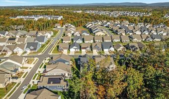 144 COWBIRD St, Lake Frederick, VA 22630