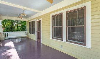 15 8th St, Apalachicola, FL 32320