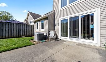 118 Ambleside Way, Amherst, OH 44001