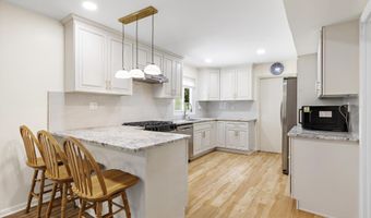 140 Idlebrook Ln, Aberdeen, NJ 07747