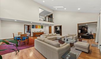 10 Morley Ct, Albertson, NY 11507