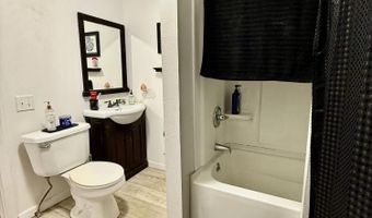 1306 Shull St, Ava, MO 65608