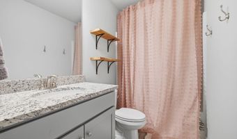 6268 Emerald Lk Dr, Biloxi, MS 39532
