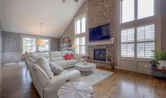 823 155th Cir, Basehor, KS 66007