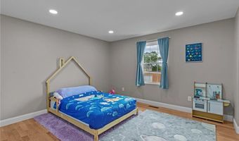 92 Dewolf Ave, Bristol, RI 02809