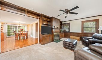 4 Coles Ave, Amityville, NY 11701