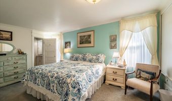 830 DIVISION St SE, Bandon, OR 97411