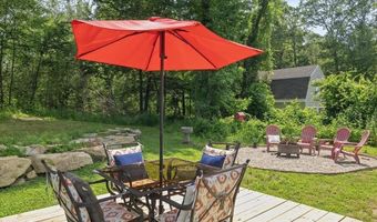 263 Collins Rd, Hopkinton, RI 02804