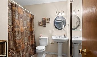 703 Cottonwood St, Ardmore, OK 73401