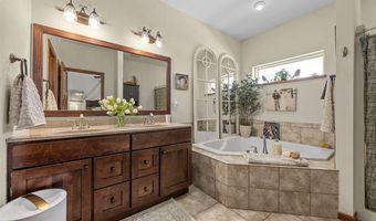 3352 Southridge Dr, Amana, IA 52203