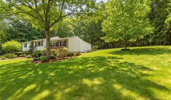 8 Ledgemont Dr, Lincoln, RI 02865