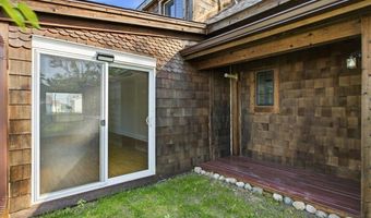 124 Roselawn St, Algonac, MI 48001