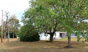 601 Travis St, Alleyton, TX 78935