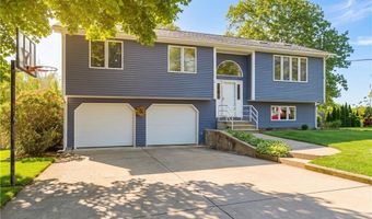 12 Pat Dr, Lincoln, RI 02865