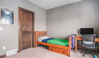 1820 W Thomas Cir, Brandon, SD 57005