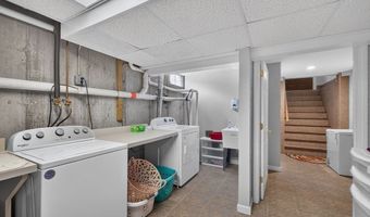 63 Ansel White Dr, Acushnet, MA 02743