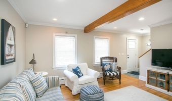 45 Holland St, Newport, RI 02840