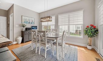 33 WATERTON Dr, Bear, DE 19701