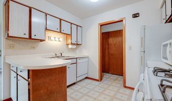809 E Miner St 3B, Arlington Heights, IL 60004