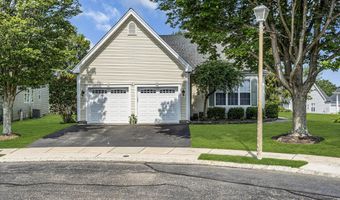 7 Woodlake Ct, Barnegat, NJ 08005