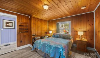 215 Cedar Ln, Arden, NC 28704