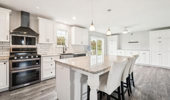 18 THOROUGHBRED Ct, Bridgeton, NJ 08302
