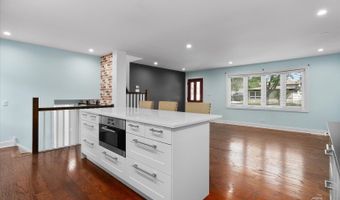 515 W DIVERSEY Ave, Addison, IL 60101
