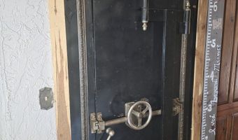 1324 W 1st St, Anderson, IN 46016