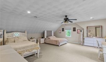 10 Lantern Brook Dr, Lincoln, RI 02865