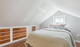 7 Rocky Ledge Dr, Clinton, CT 06413