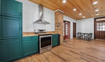 107 W High St, Ashley, OH 43003