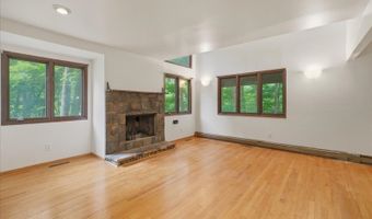 17 Village Way 6, Alloway, NJ 07462
