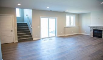 2282 Helle Dr, Asbury, IA 52002