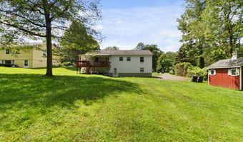 11 W Lake Shore Dr, Danbury, CT 06811