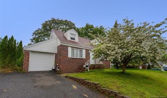 104 Fairview Ave, Bergenfield, NJ 07621